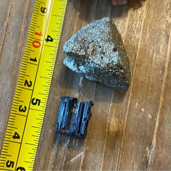 Crystals - Set of 4 Aragonite Cluster Citrine Iron Pyrite Tourmaline - Picture 8 of 9